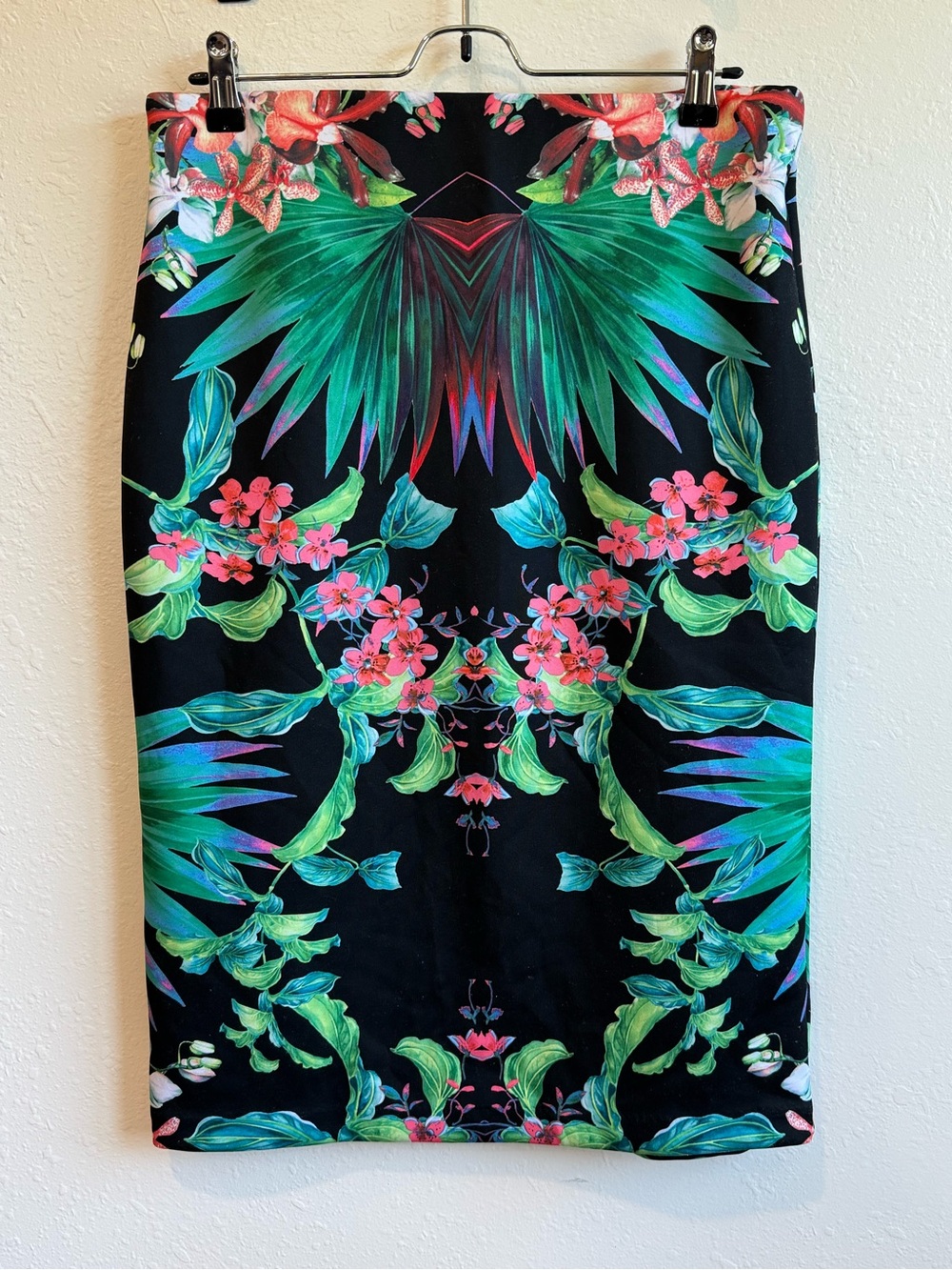 BOLD elements Black Midi Skirt with Green & Pink Tropical Print